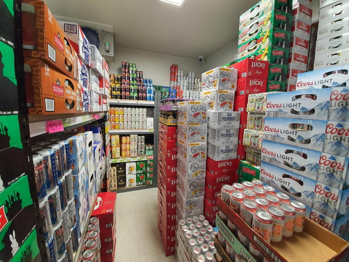 Sundre Motor Inn Kültér fotó