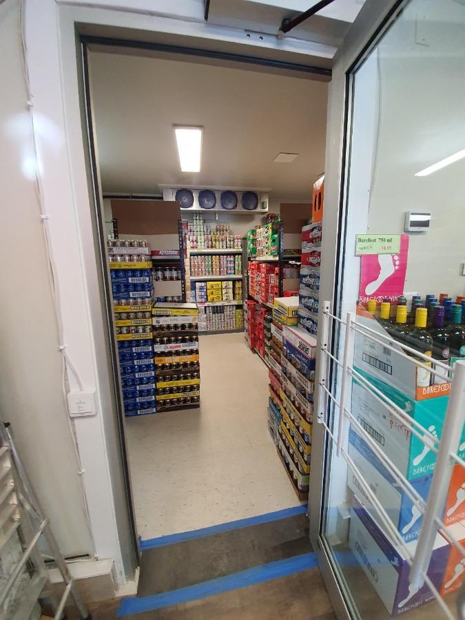 Sundre Motor Inn Kültér fotó