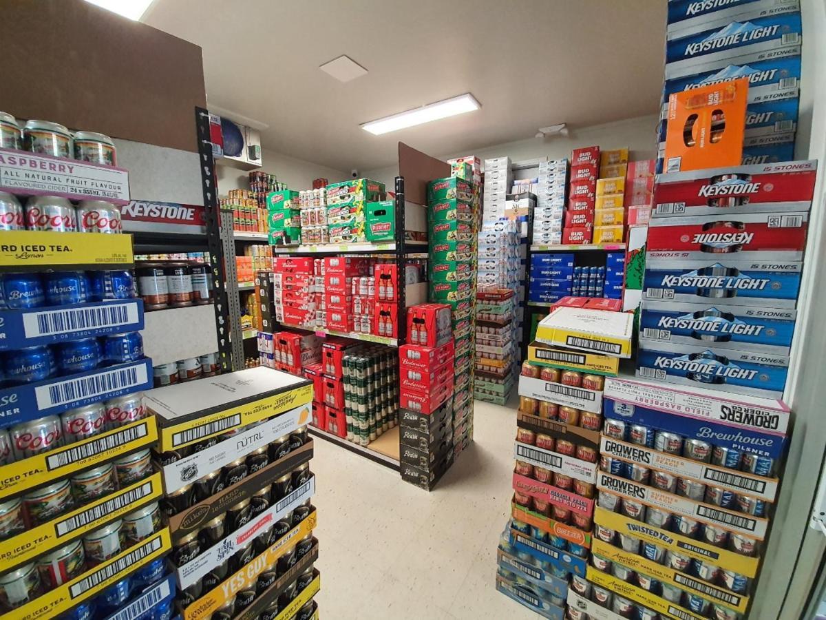 Sundre Motor Inn Kültér fotó