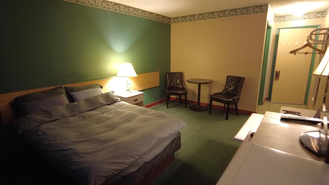 Sundre Motor Inn Kültér fotó